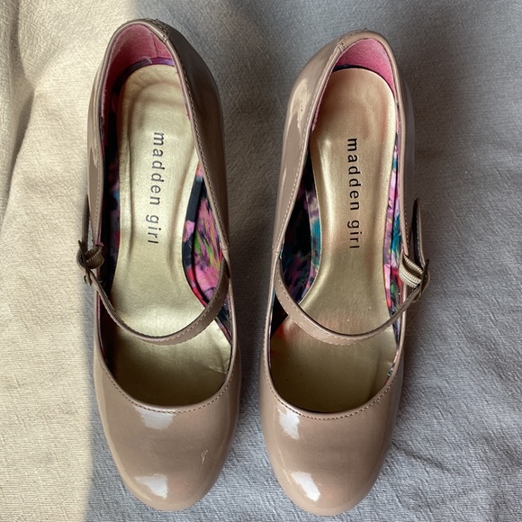 Madden Girl Patent Ohlala High Heel with Strap Size 7 - Picture 7 of 8